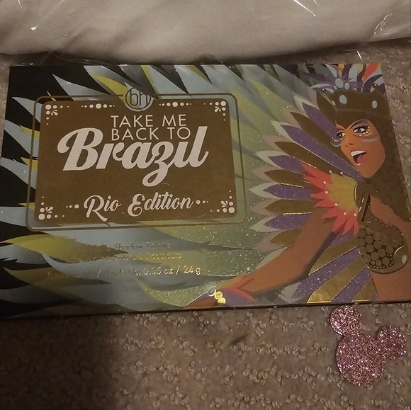 BH Eyeshadow Pallet - Picture 3 of 5